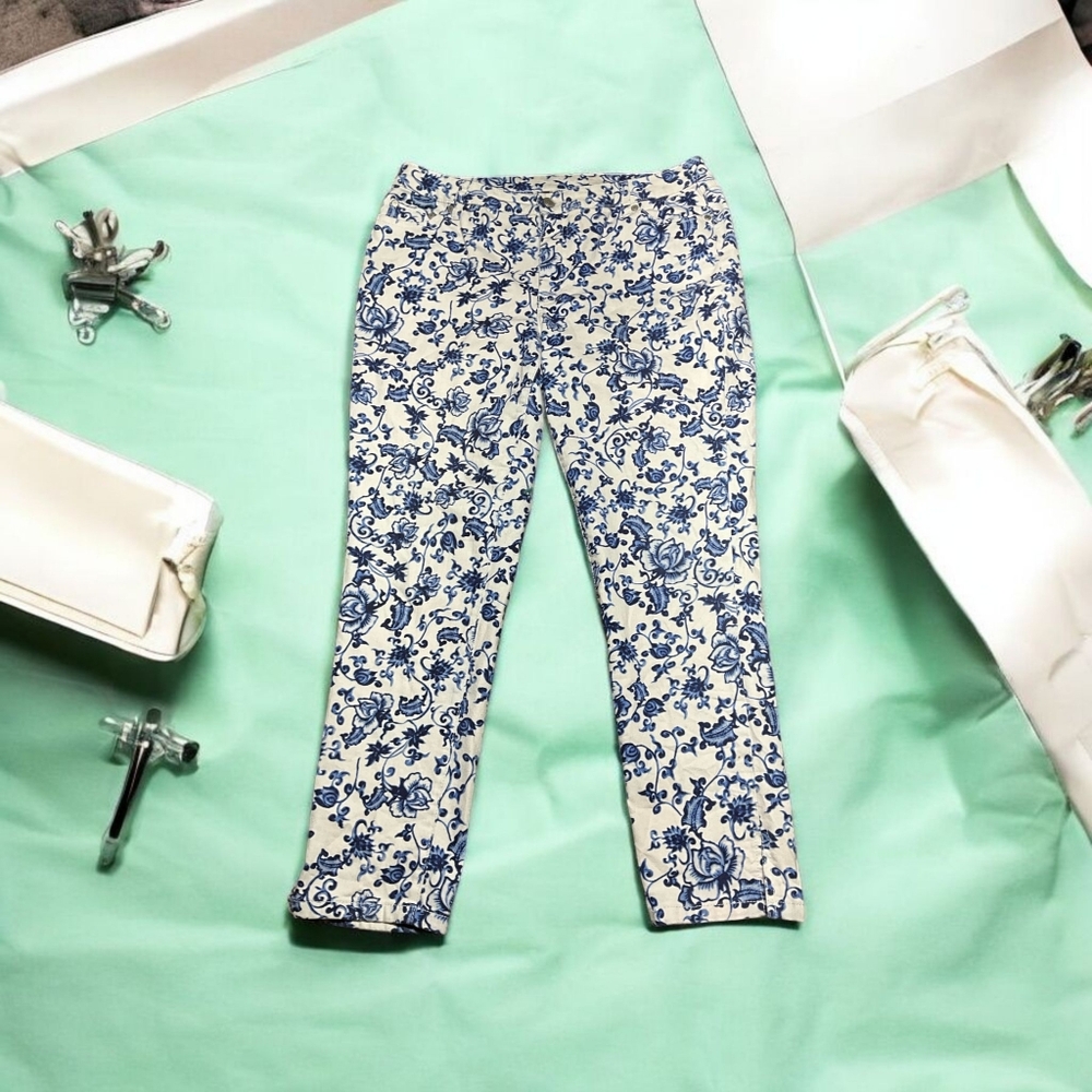 Roamans women's blue and white floral pattern ankle jeans Size 14W